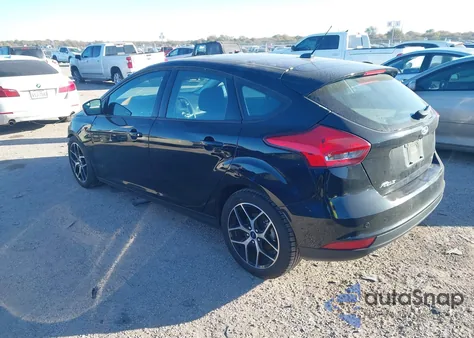 2017 Ford Focus Sel z USA, uszkodzony, nr VIN 1FADP3M2XHL277488